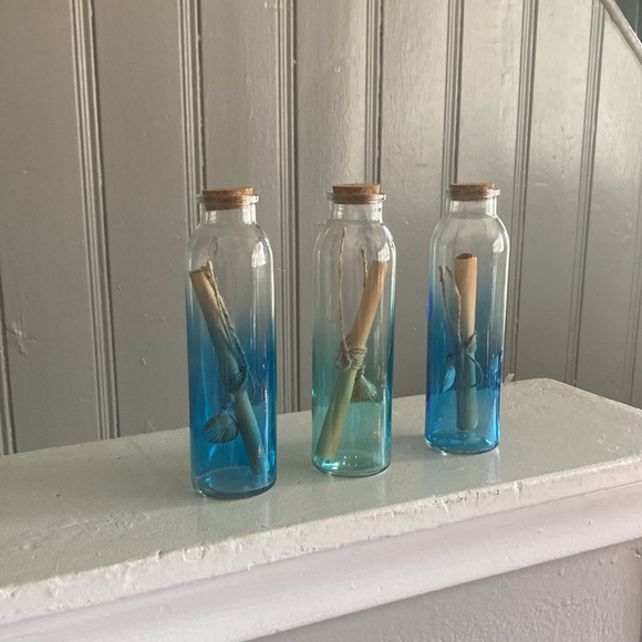 NWT Beautiful Blue & Green-Message In A Bottle Decorative Beach Glass Bottles 🐚 - Picture 4 of 17